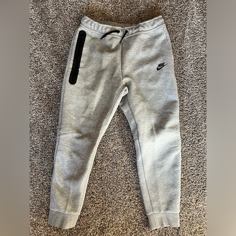NIKE Tech Fleece Boys Joggers XL | NEW w/o Tag